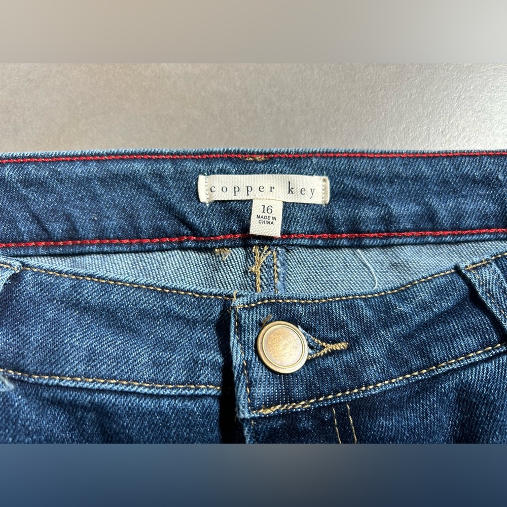 Shorts - Picture 3 of 7
